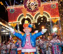 Mardi Gras celebrations in Galveston, Texas, include dozens of parades.  // © Galveston Island Convention & Visitors Bureau